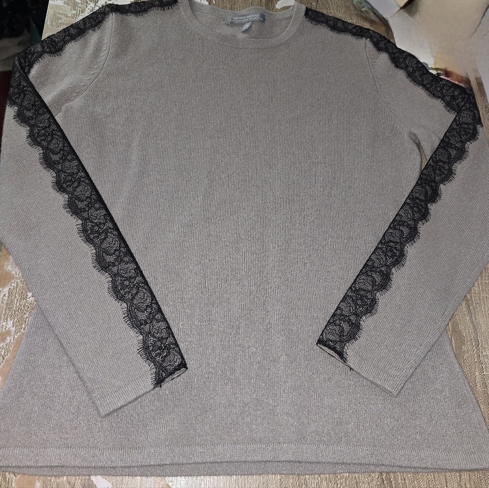 Neiman Marcus The Cashmere Collection Lace Trim Beige Cashmere Sweater M *READ*